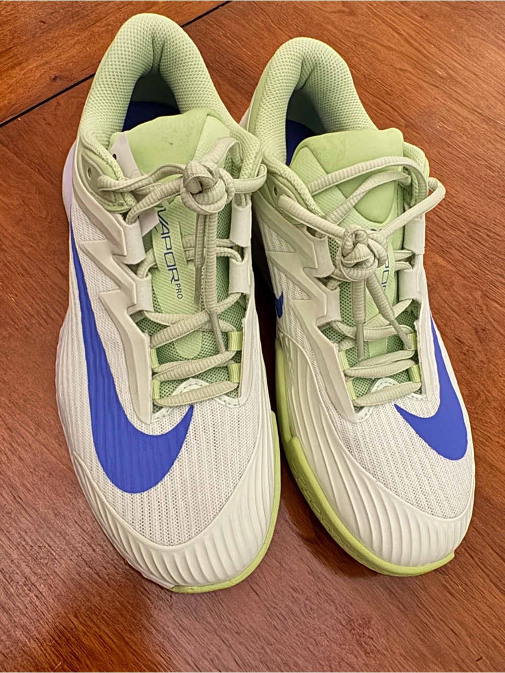 Nike Vapor pro 3 tennis shoes for women size 8.